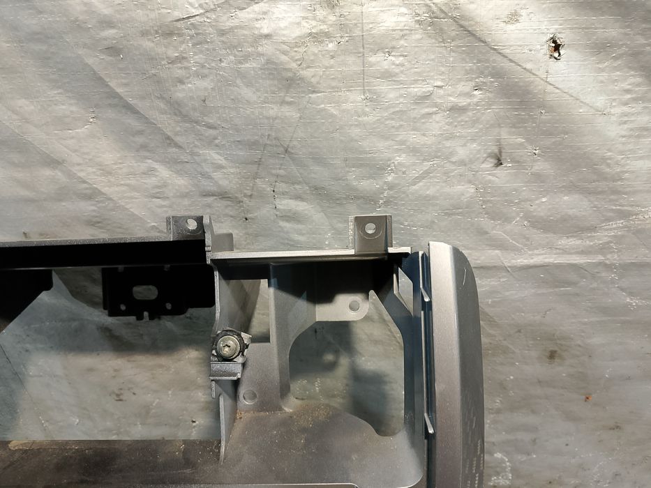 Obudowa Panel Środkowy  Konsola Iveco Stralis 460 E6  504309992