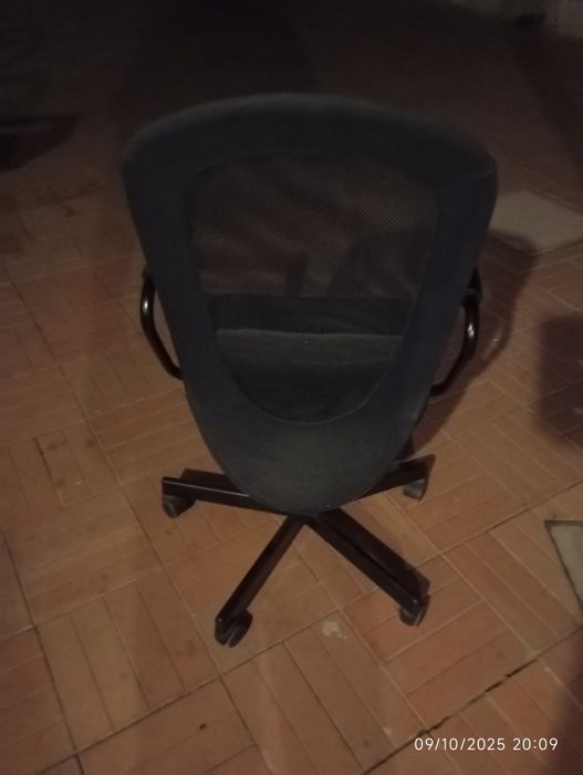 Cadeira de escritório usada