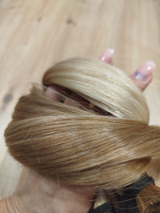 Włosy dziewicze - wyjątkowy blond ze złotem