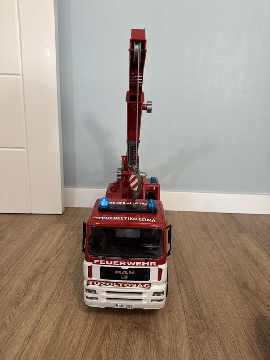 Автокран Bruder в гарному стані