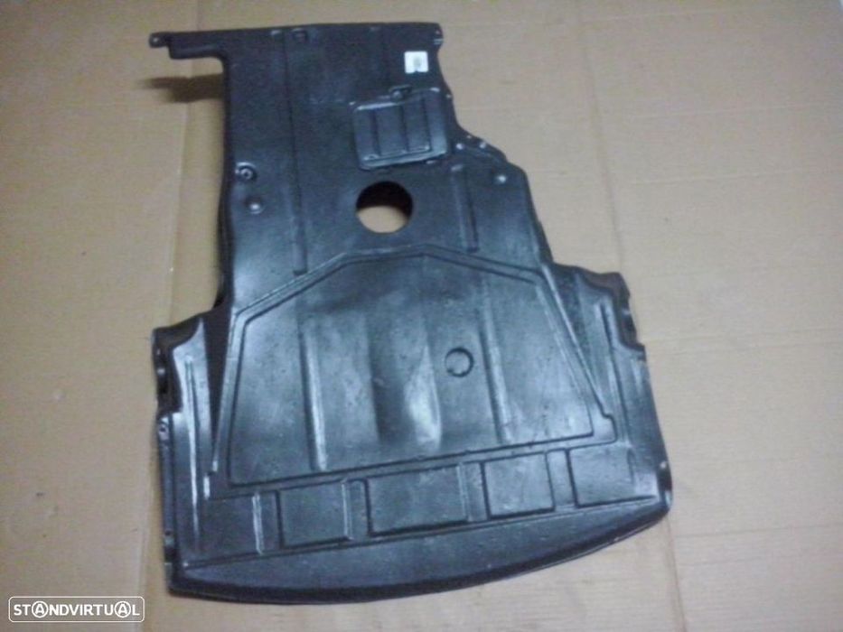 Resguardo de protecção motor Bmw 320d E46 (Novo)