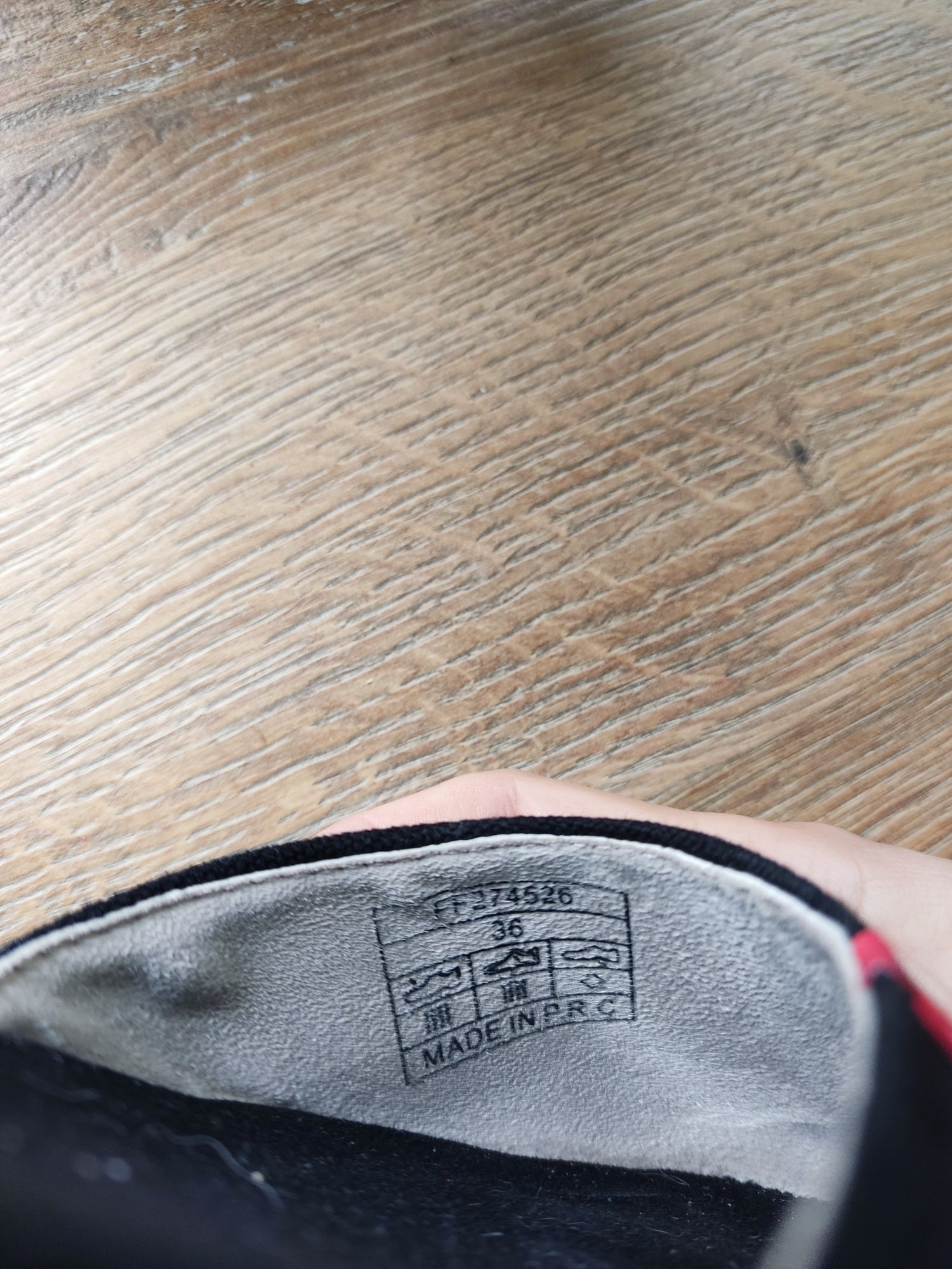 Czarne sandały z zakrytymi palcami, rozmiar 36, długość 23cm, jak nowe