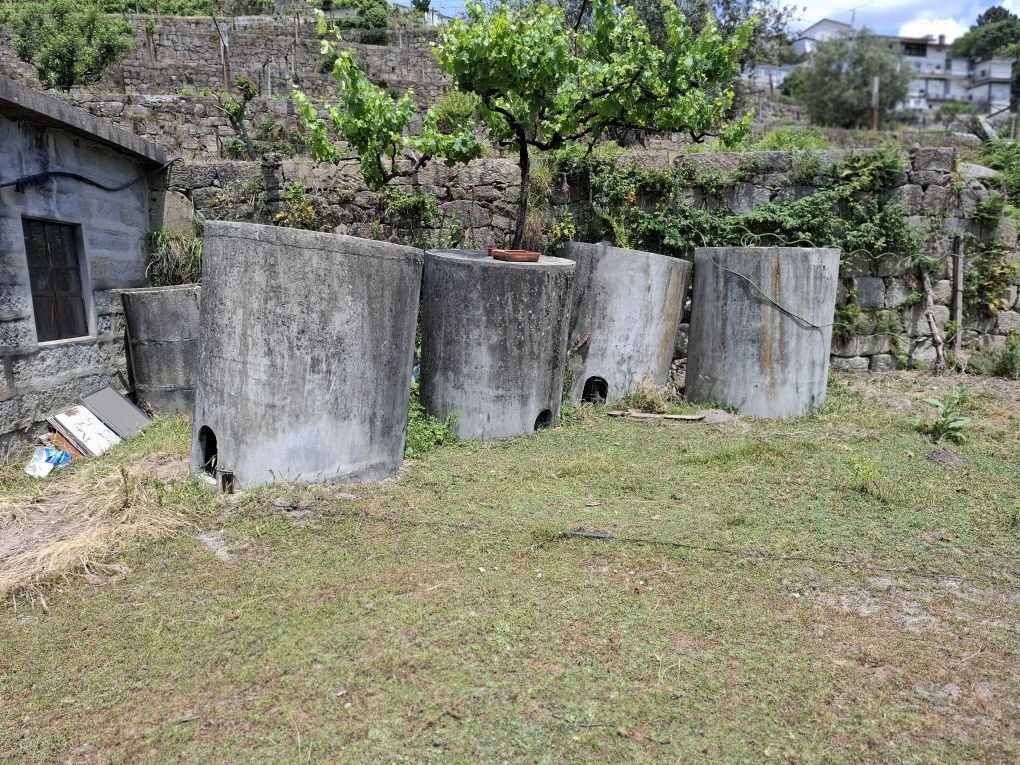 Cubas, varias em cimento e inox