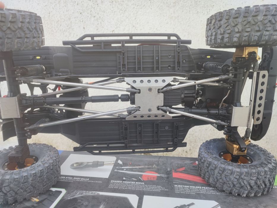 1/10 SCX10 III Jeep JT Gladiator Rock Crawler with Portals