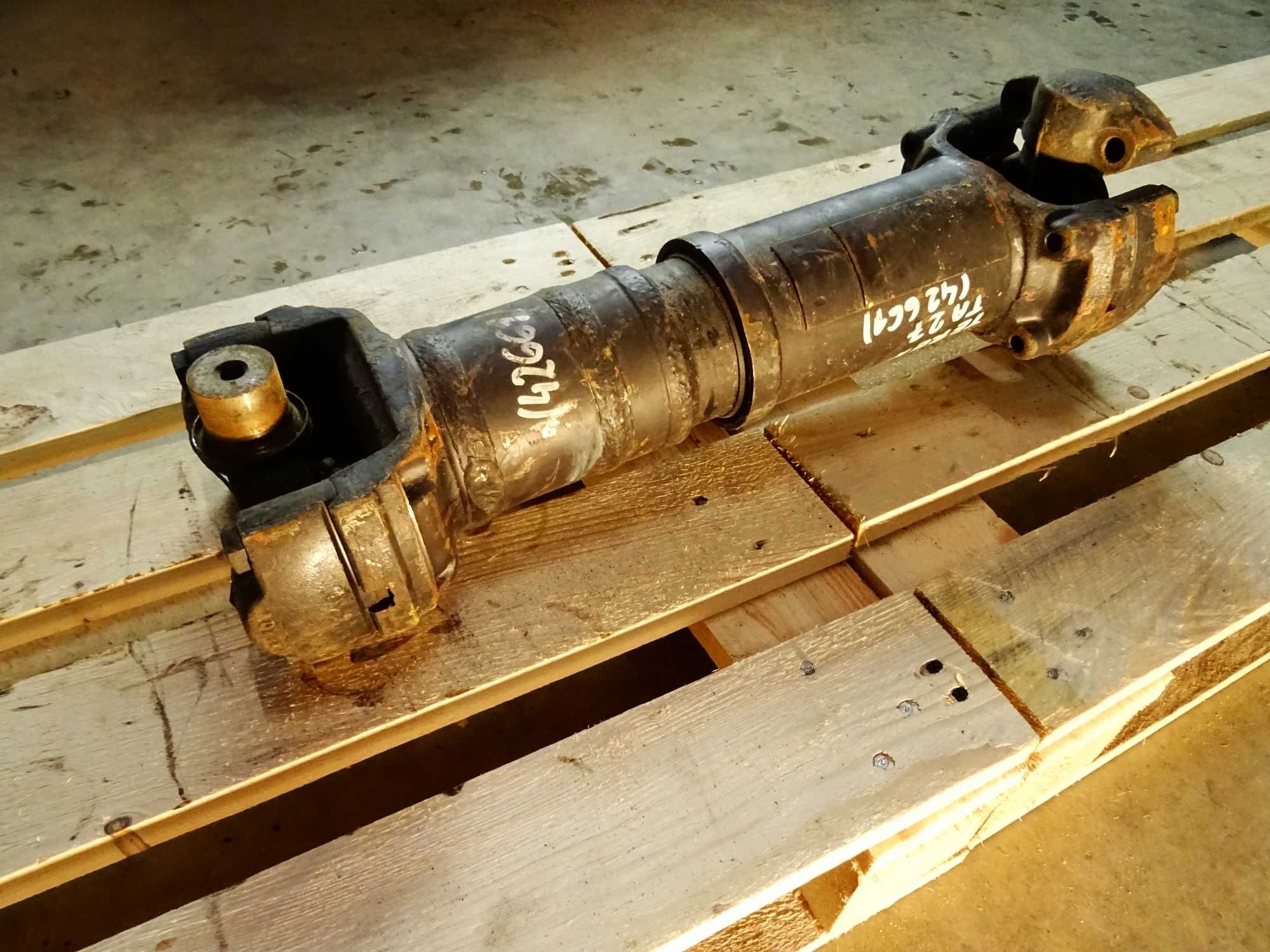 Wał pędny do wozidła Terex TA27. Cardan shaft. 55cm. Kardan