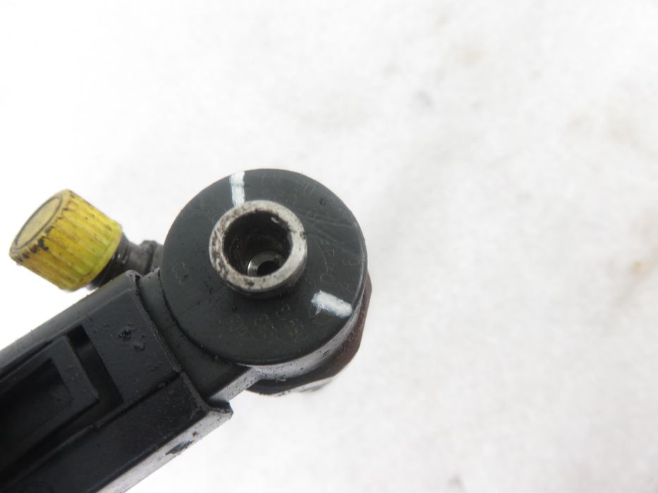 Wtryskiwacz Mercedes W203 C 220 Cdi 143