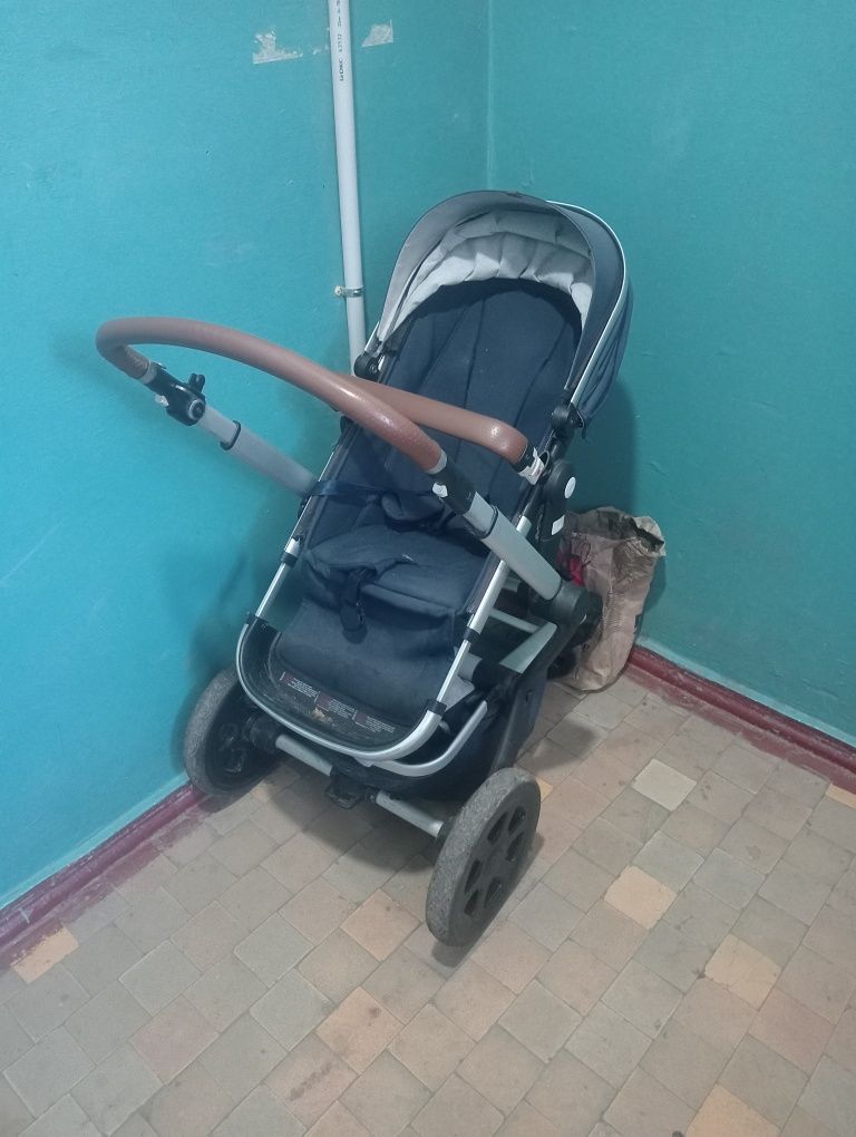 Продам отличную коляску