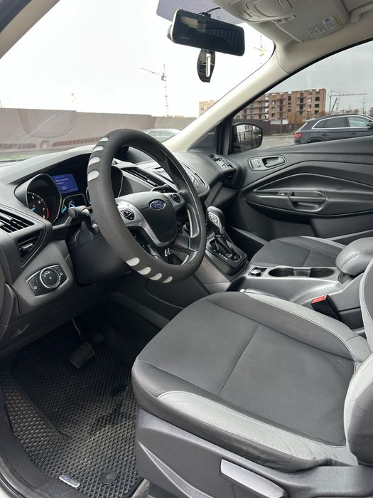 Ford Escape 2,5 газ/бенз Автомат