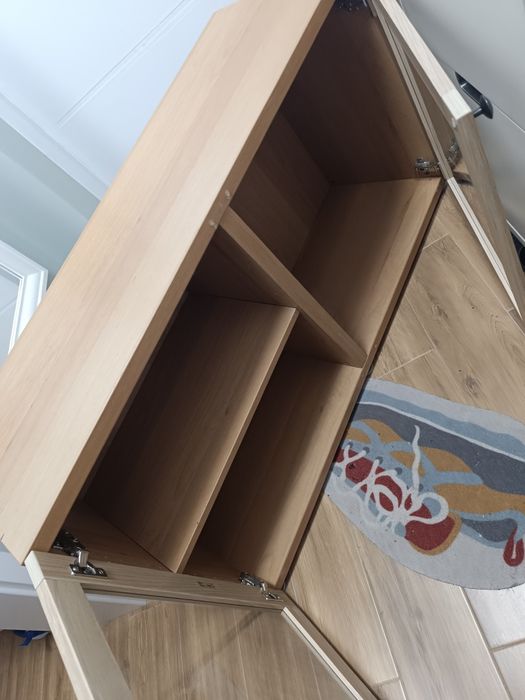 Szafka jak ikea besta, trochę ciemniejszy kolot