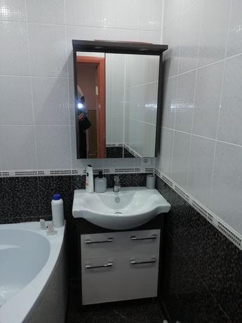Зеркало-шкаф для ванной, с тумбой