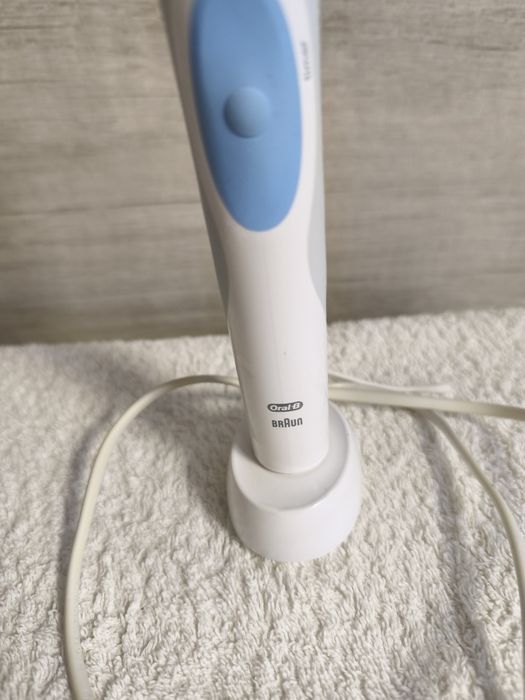 Elektryczna szczoteczka do zębów Braun Oral B