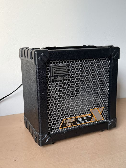 Гітарний комбік Roland CUBE-20X