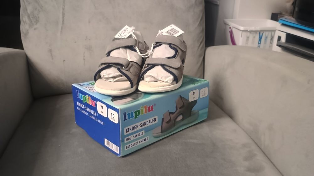 Sandały chłopięce nowe skórzane rozmiar 28