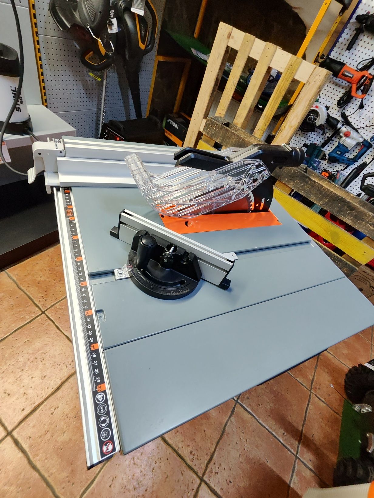 Стол циркулярный переносной сетевой BLACK+DECKER BES720/пила/254мм/Га2