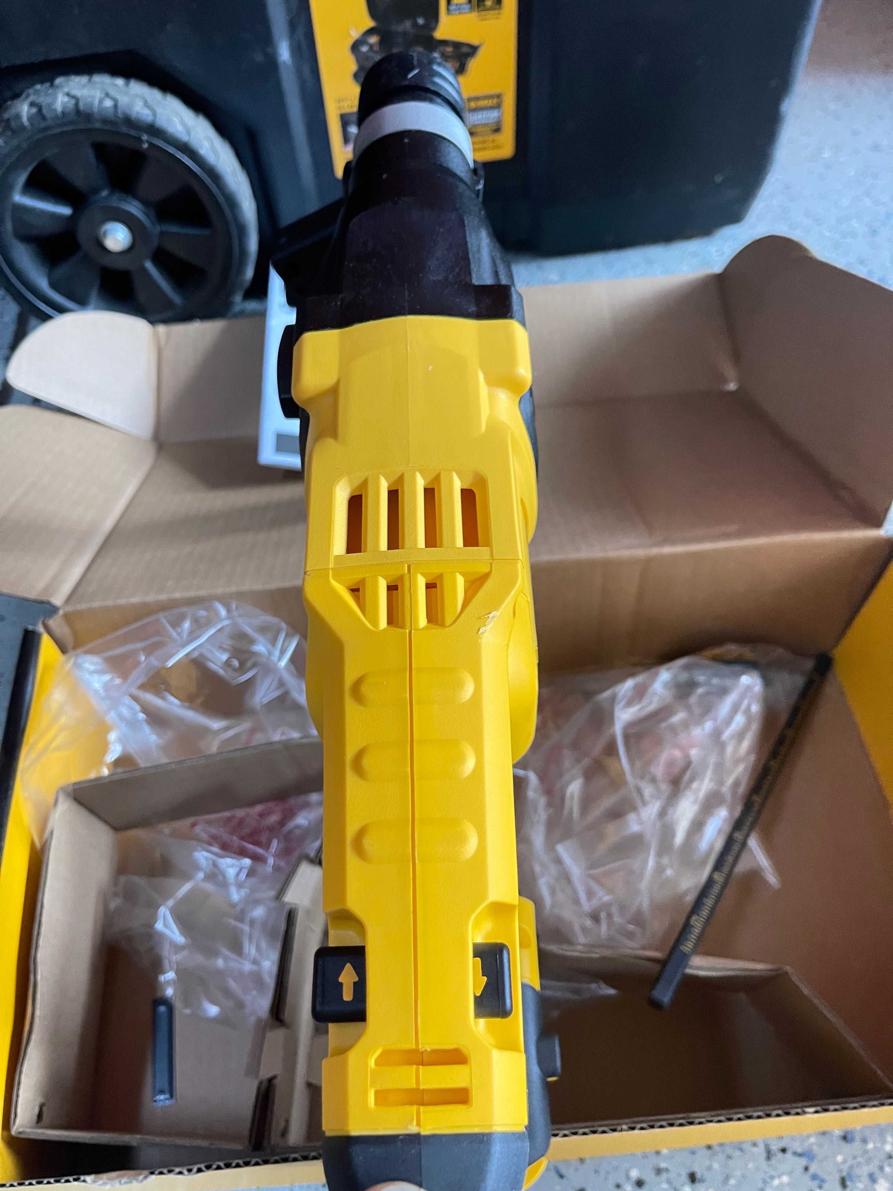 Dewalt      Torna