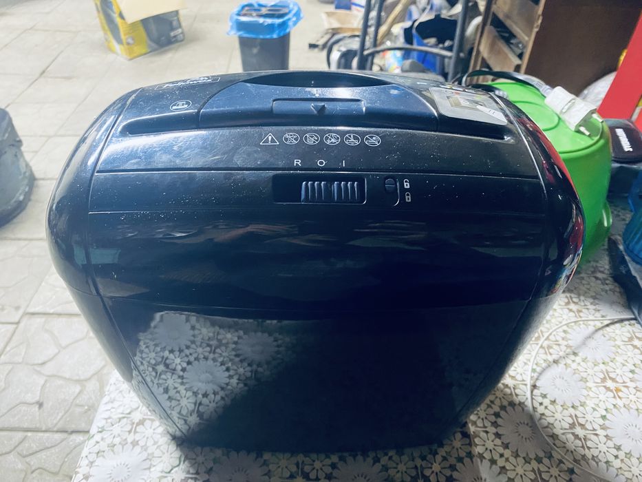 Продам шредер знищувач бумаги Fellowes P-35C