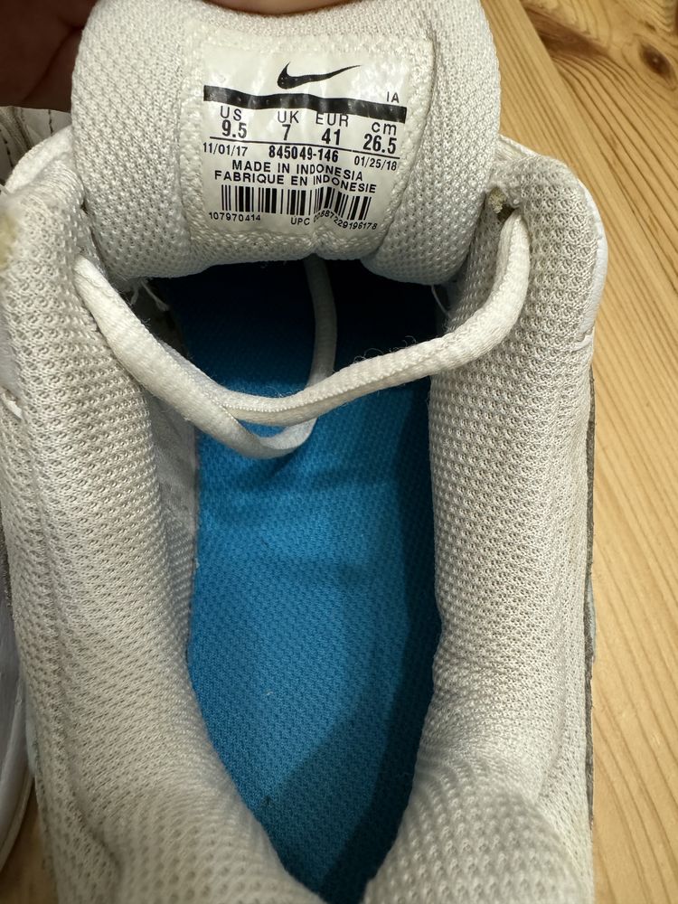 Кросівки Nike білі 41 розмір