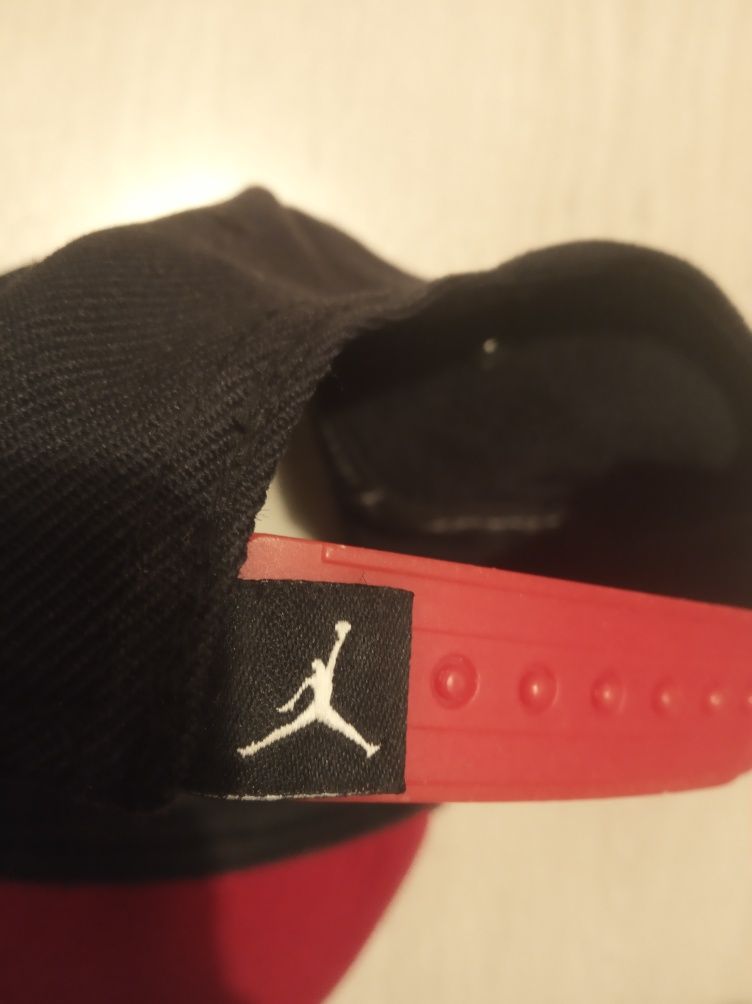 Czapka snap Jordan logo kolorystyka