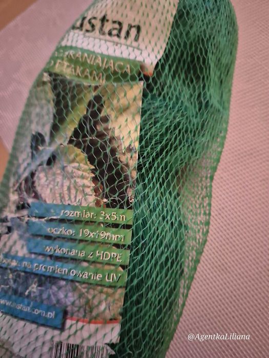 Siatka ogrodnicza osłona przed ptakami na balkon ogródek  na kwiaty