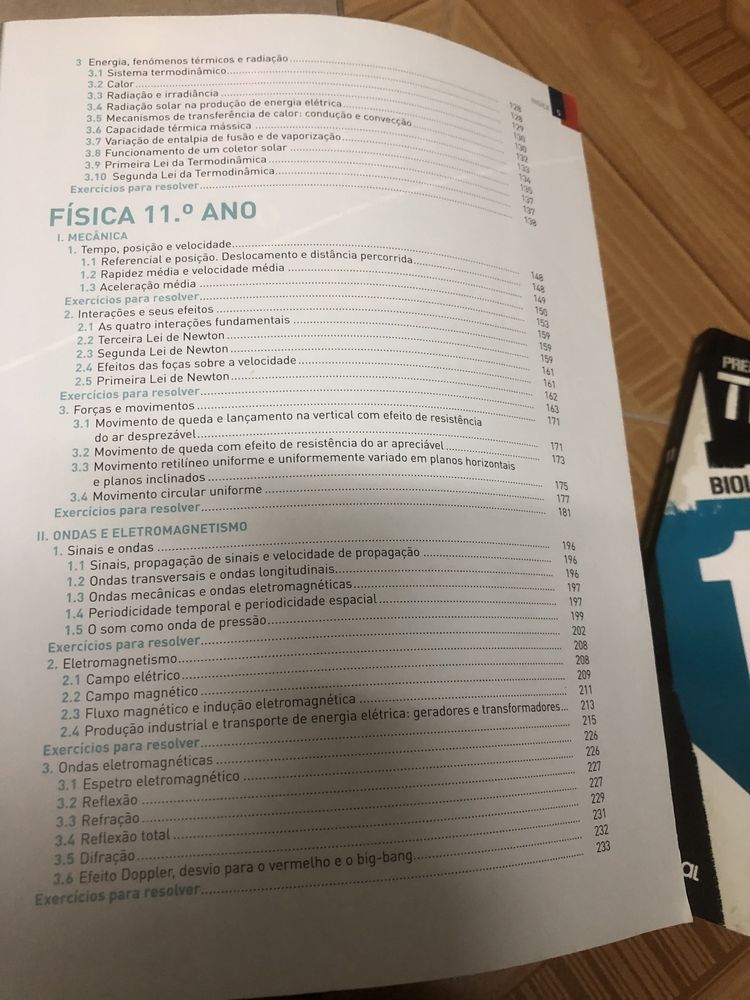 Livro perparar para o exame de fisica e quimica 11 ano
