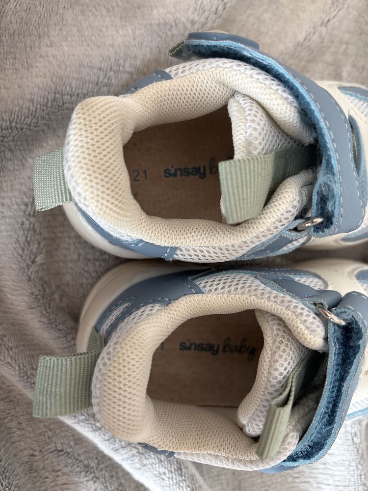 Buty dziecięce rozmiar 21