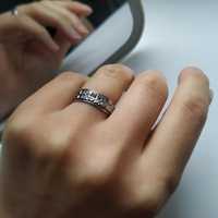 Srebrny pierścionek ze wzorem unisex