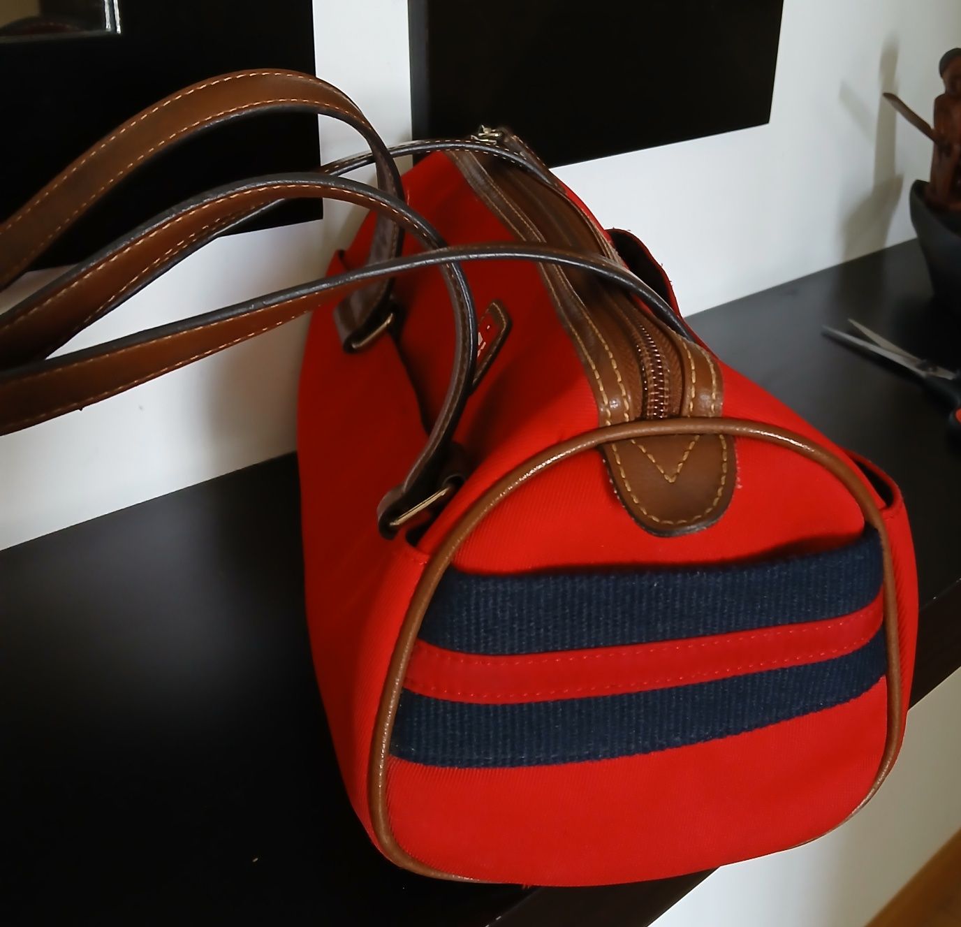 Mala de senhora e carteira da Tommy Hilfiger