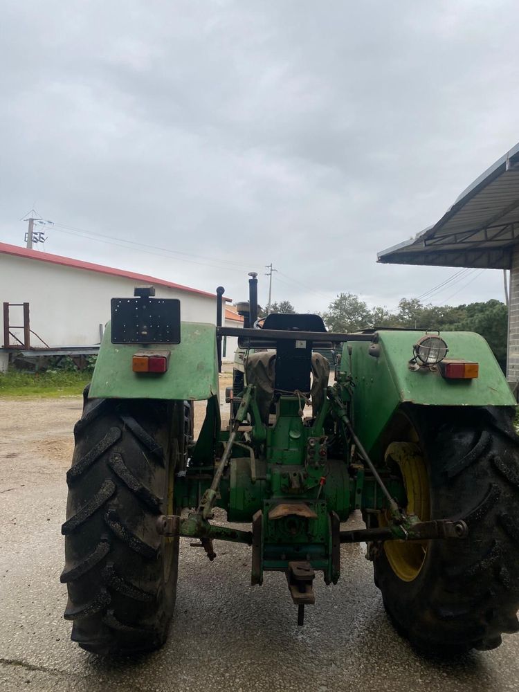 Trator John Deere 3350