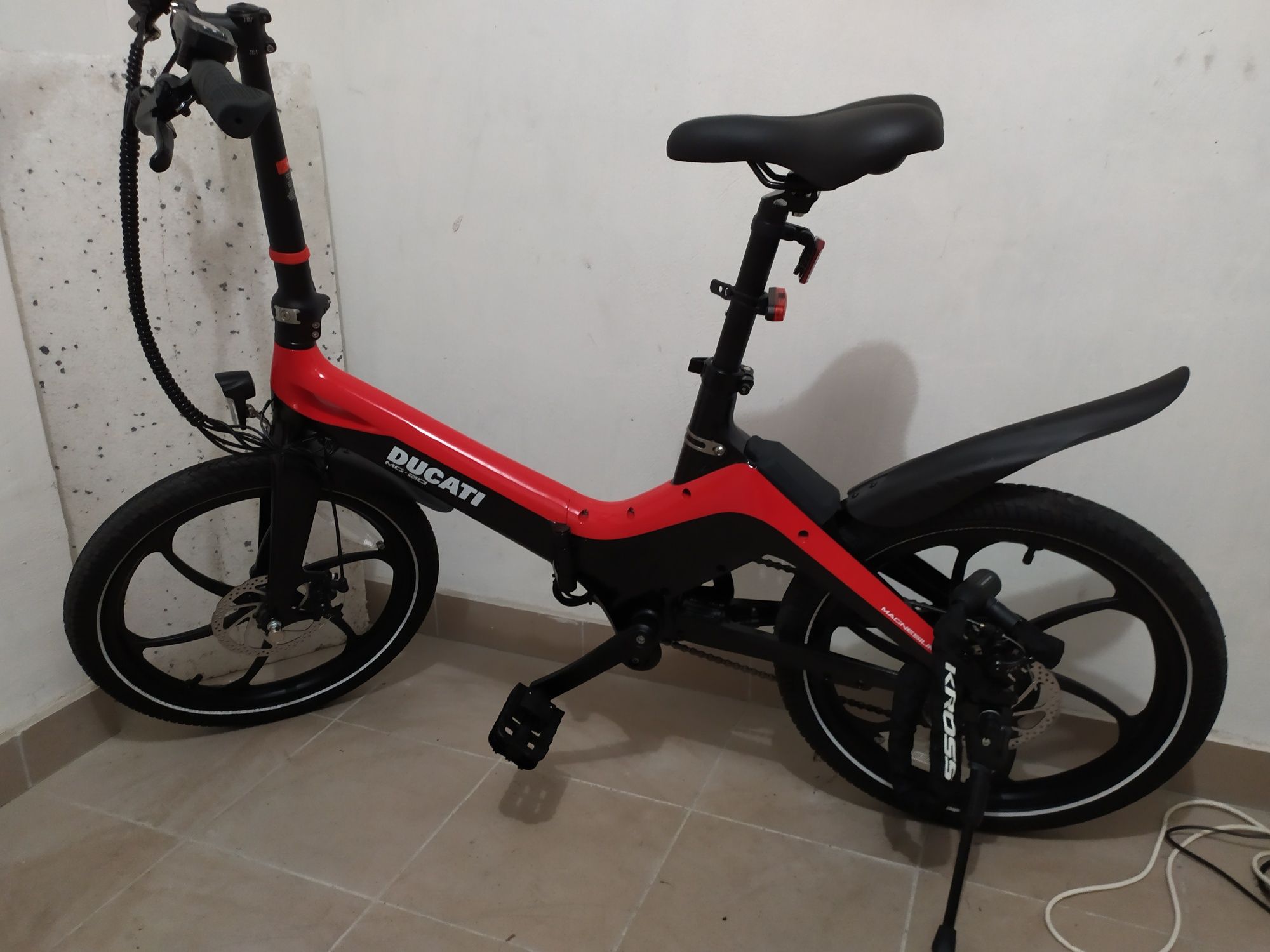 DUCATI MG20 rower