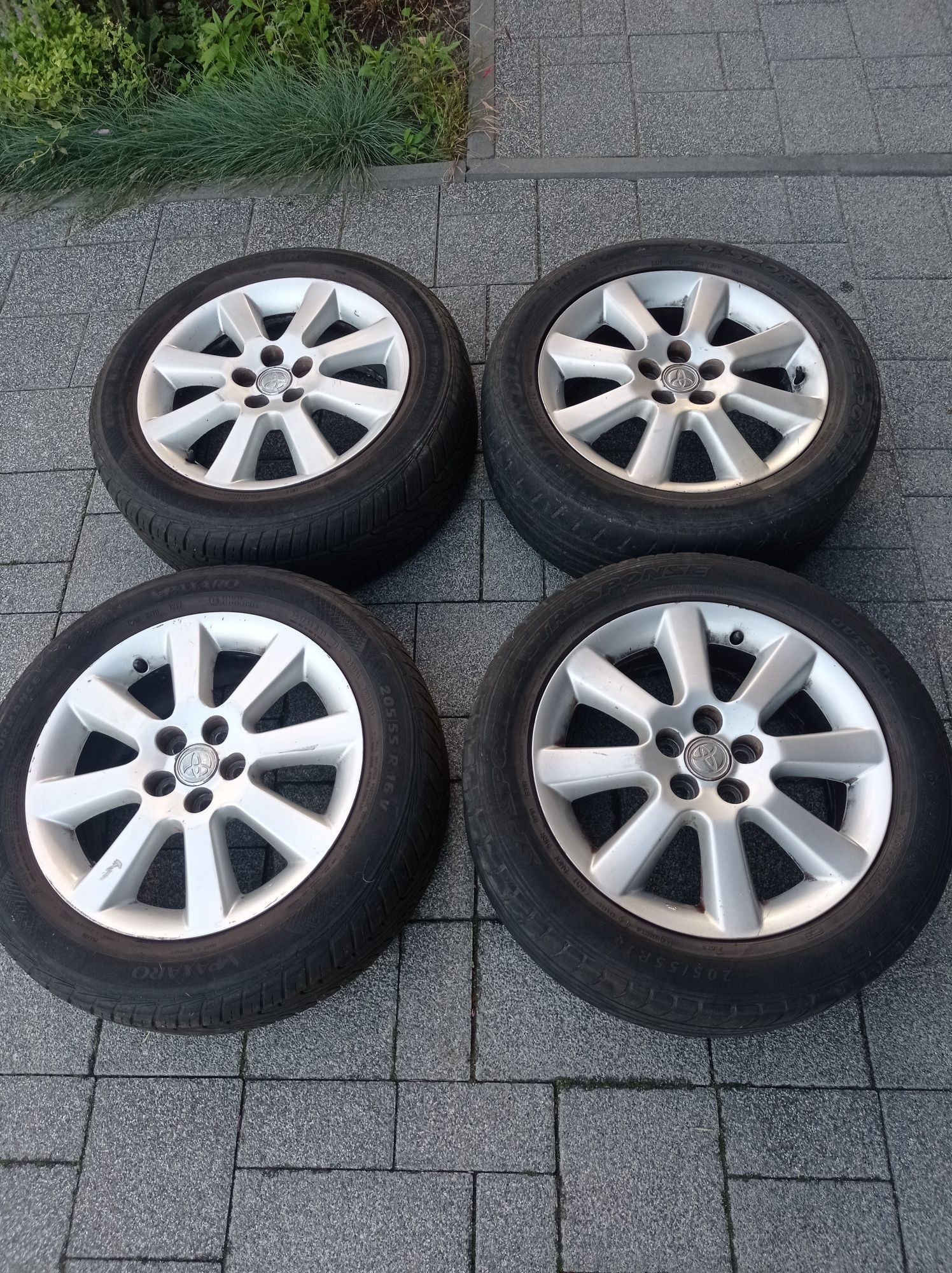 Alufelgi toyota oryginalne 16" + opony