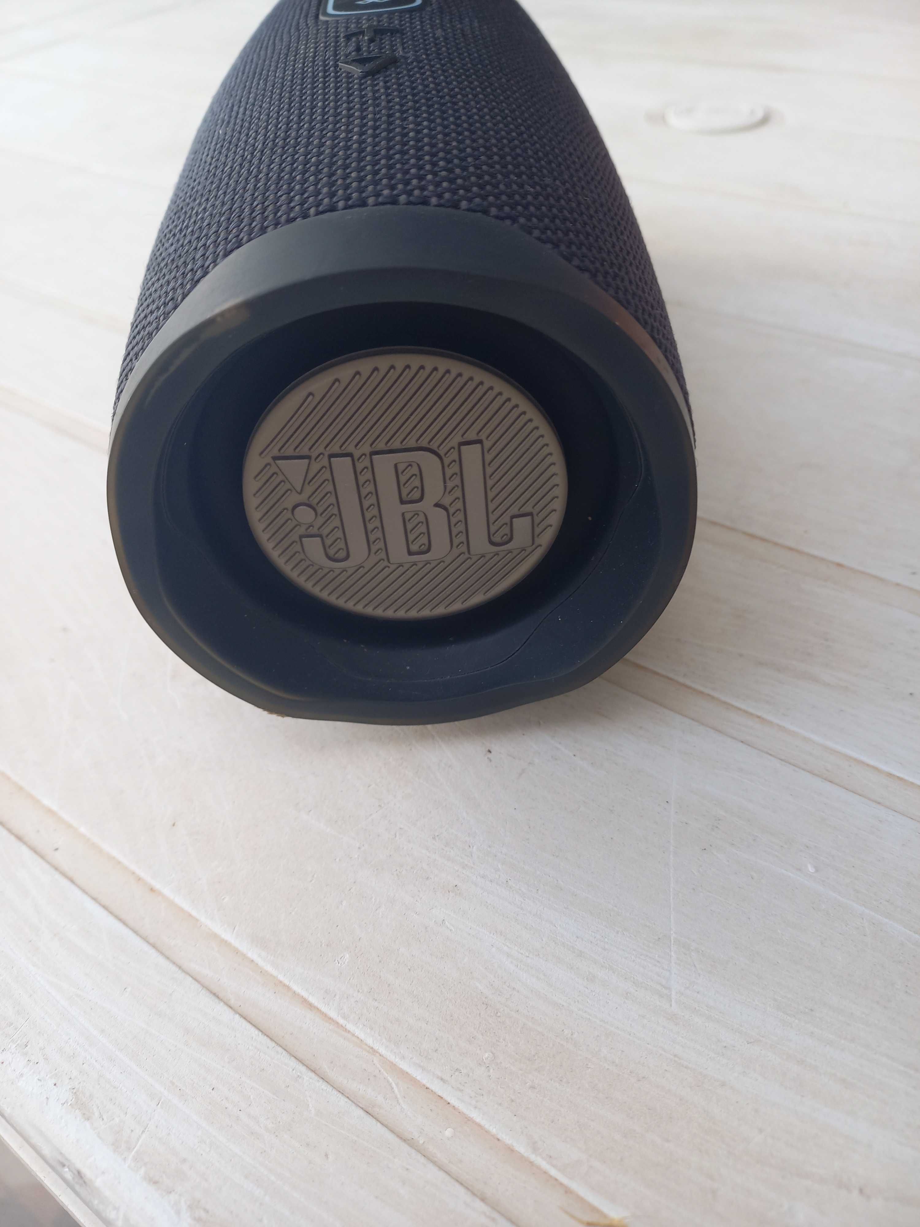 Coluna Bluetooth JBL Charge 4 (Preto)