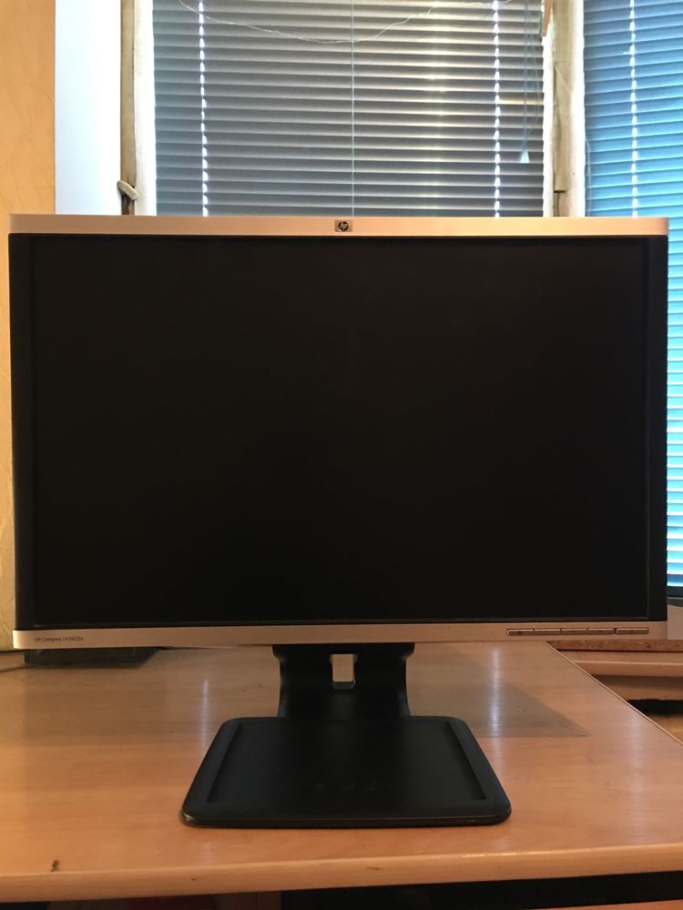 HP  Compaq LA2405x