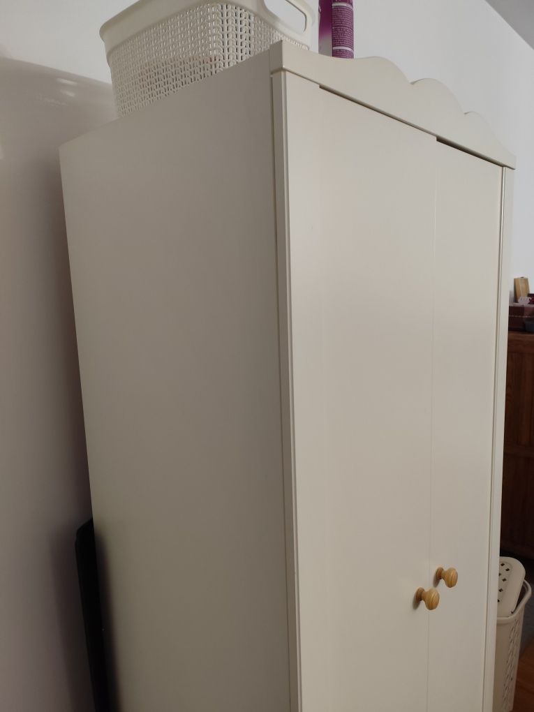 Roupeiro branco ikea