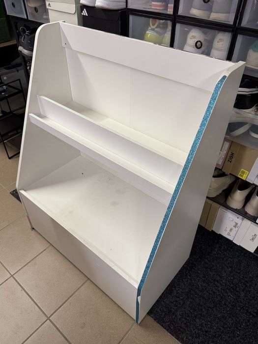 Regał na książki lub do pokoju dziecka