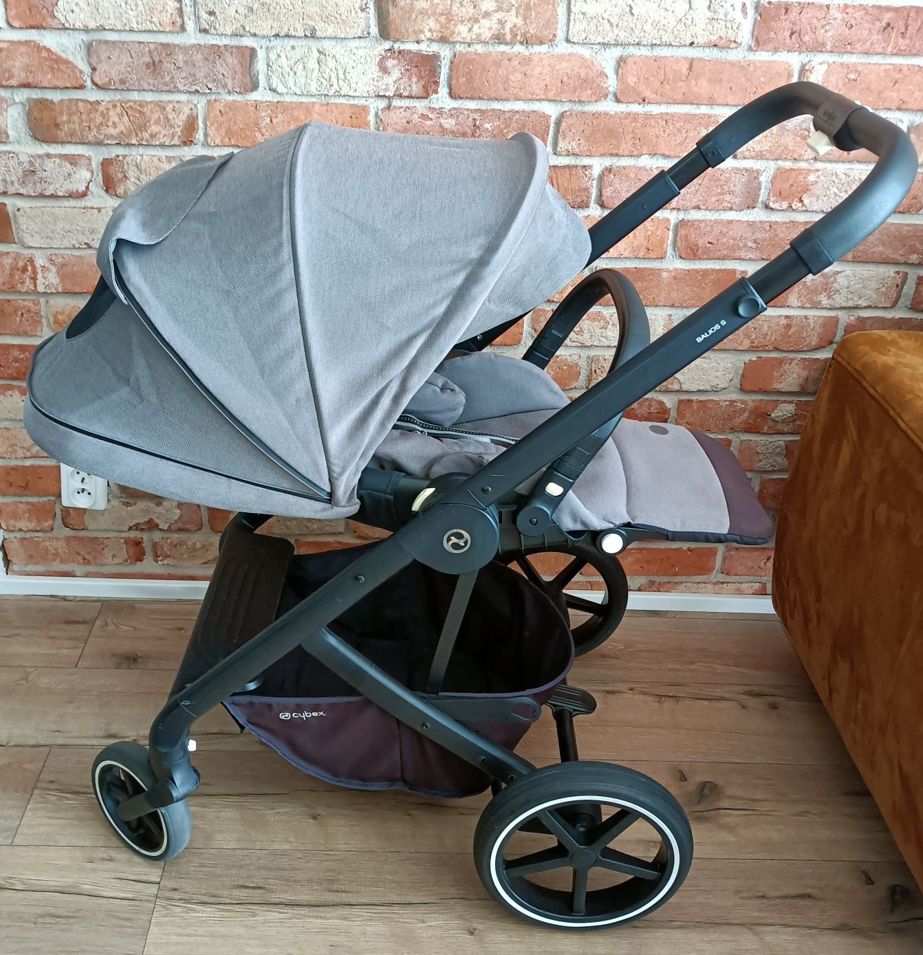 Wózek gondola i spacerówka 2w1 cybex balios s w kolorze Soho Grey