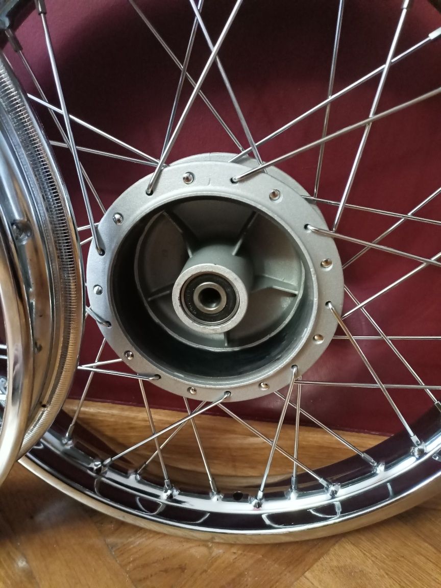 Koła wsk 125 B1 B3 odrestaurowane