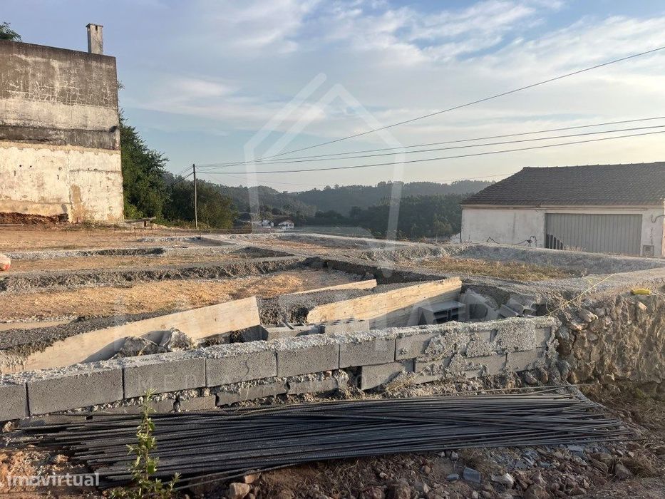 Moradia T2 em Construção, Centro de Turquel