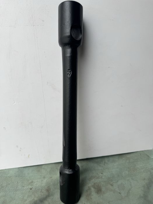 Ключ балоний на 27-24 мерседес рекс варіо