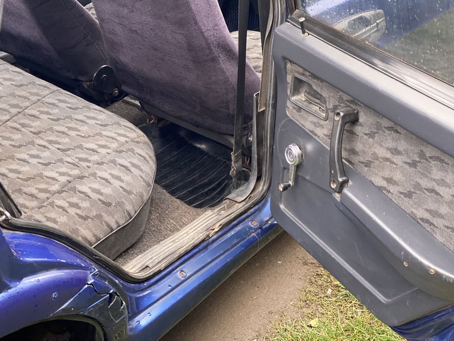 Продам ВАЗ 2109 2002 рік 1.5 бензин на бойовому ходу