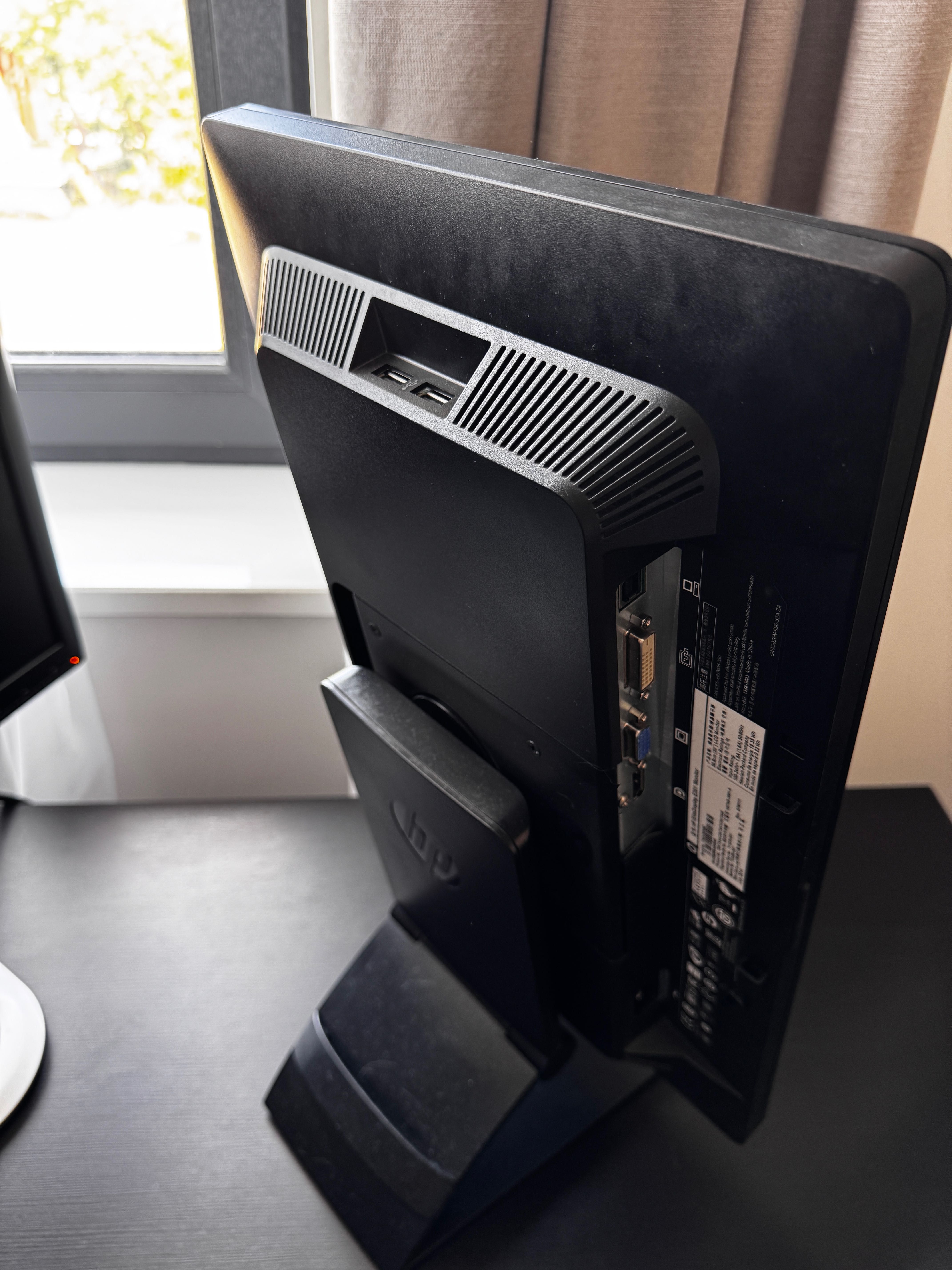 Monitor 23” I 20”