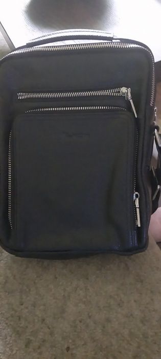 Продам новую мужскую сумку.