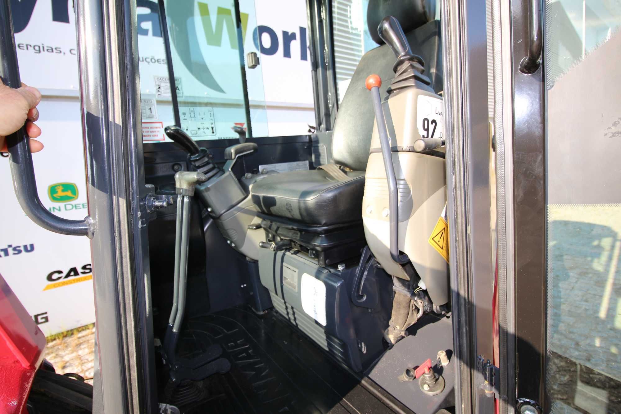 Minigiratória Yanmar  rastos VIO 20 2 toneladas  escavadora