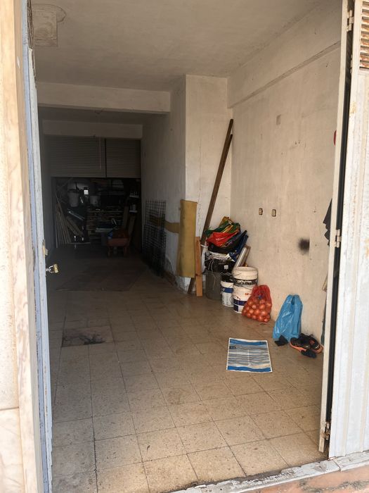 Garagem Independente com 37 m² - Arrecadação e Casa de Banho