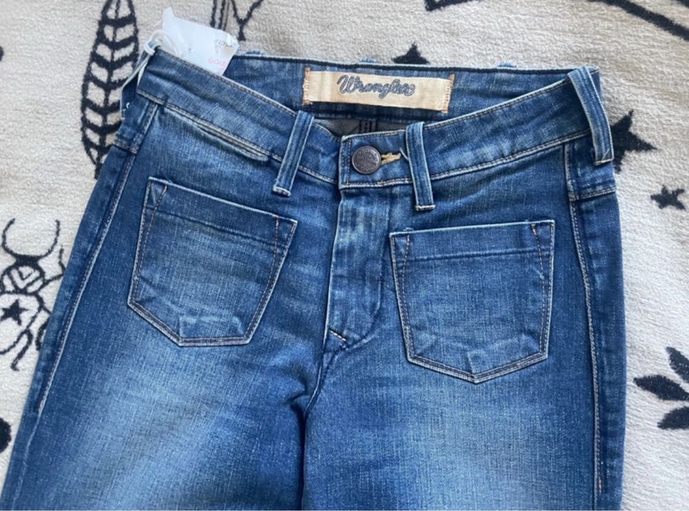 Jeansy wrangler Joni flare leg