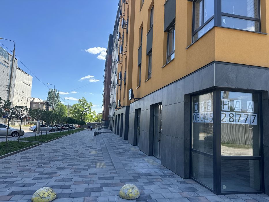 Оренда нежитлового приміщення в новобудові в центрі міста