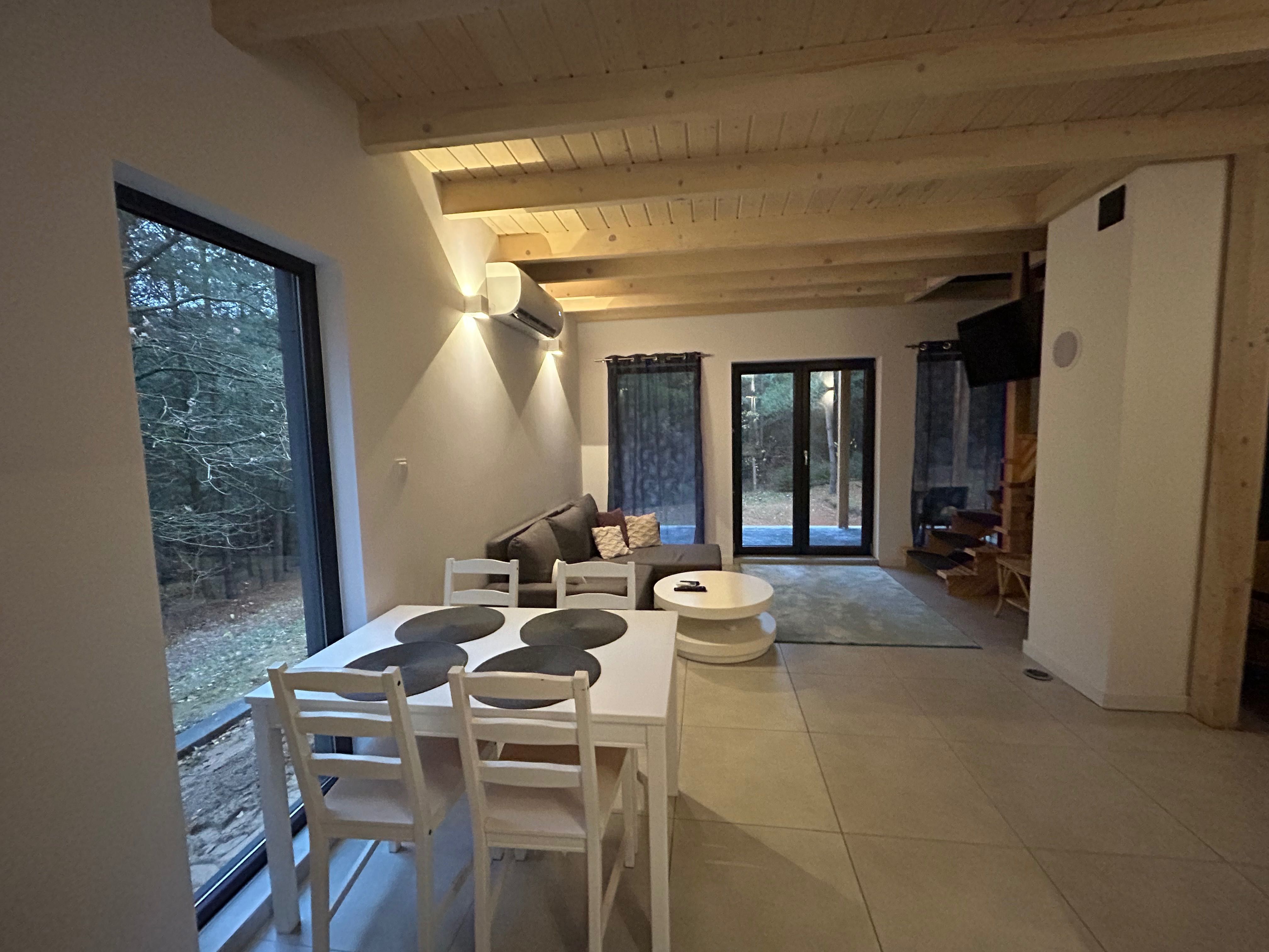 Nowy domek w prywatnym lesie nieopodal jeziora Warmia Mazury
