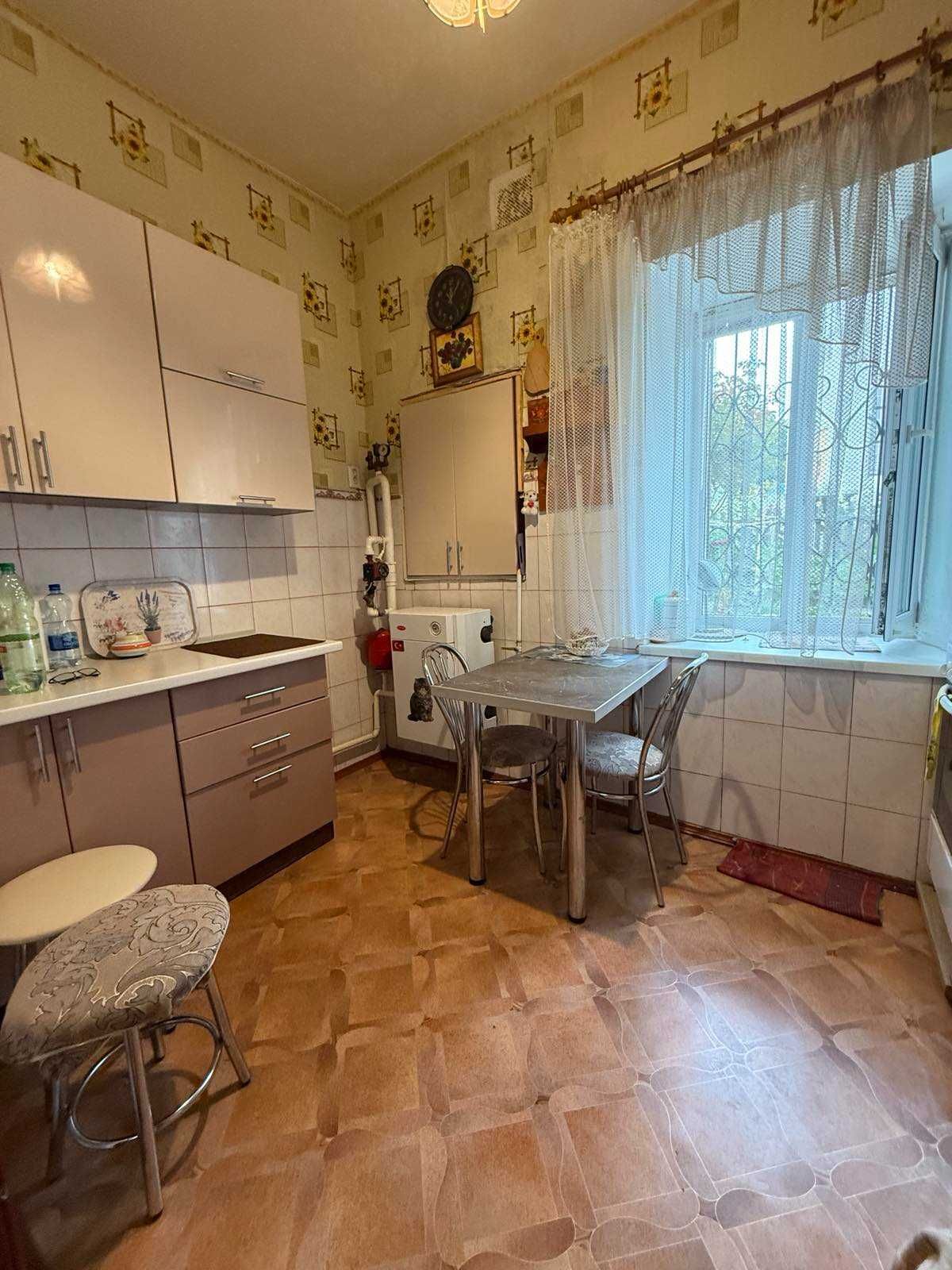 Продається 2к квартира  центр міста Фастова, вулиця Заводська 1