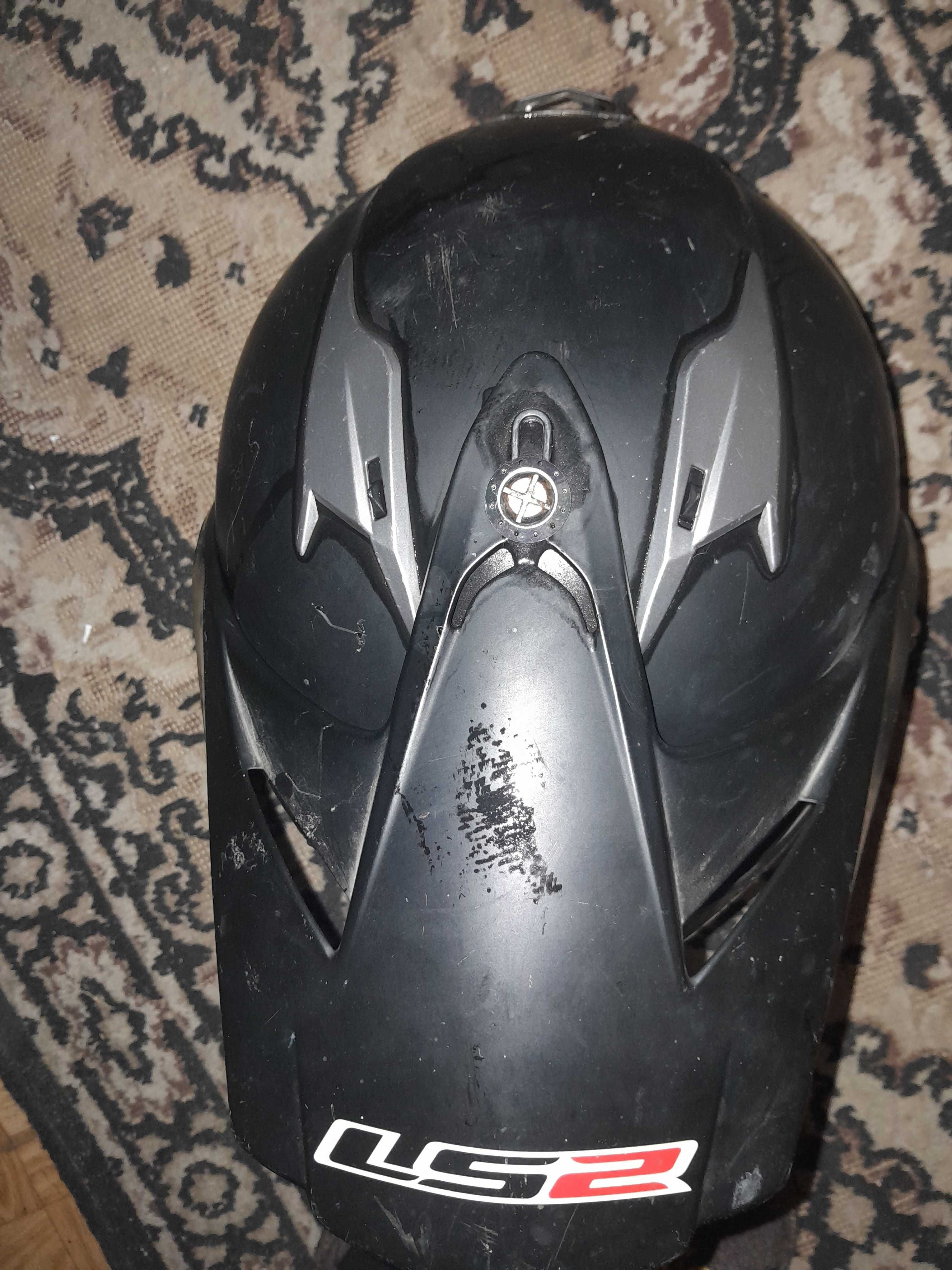 Продам шлем lS2.