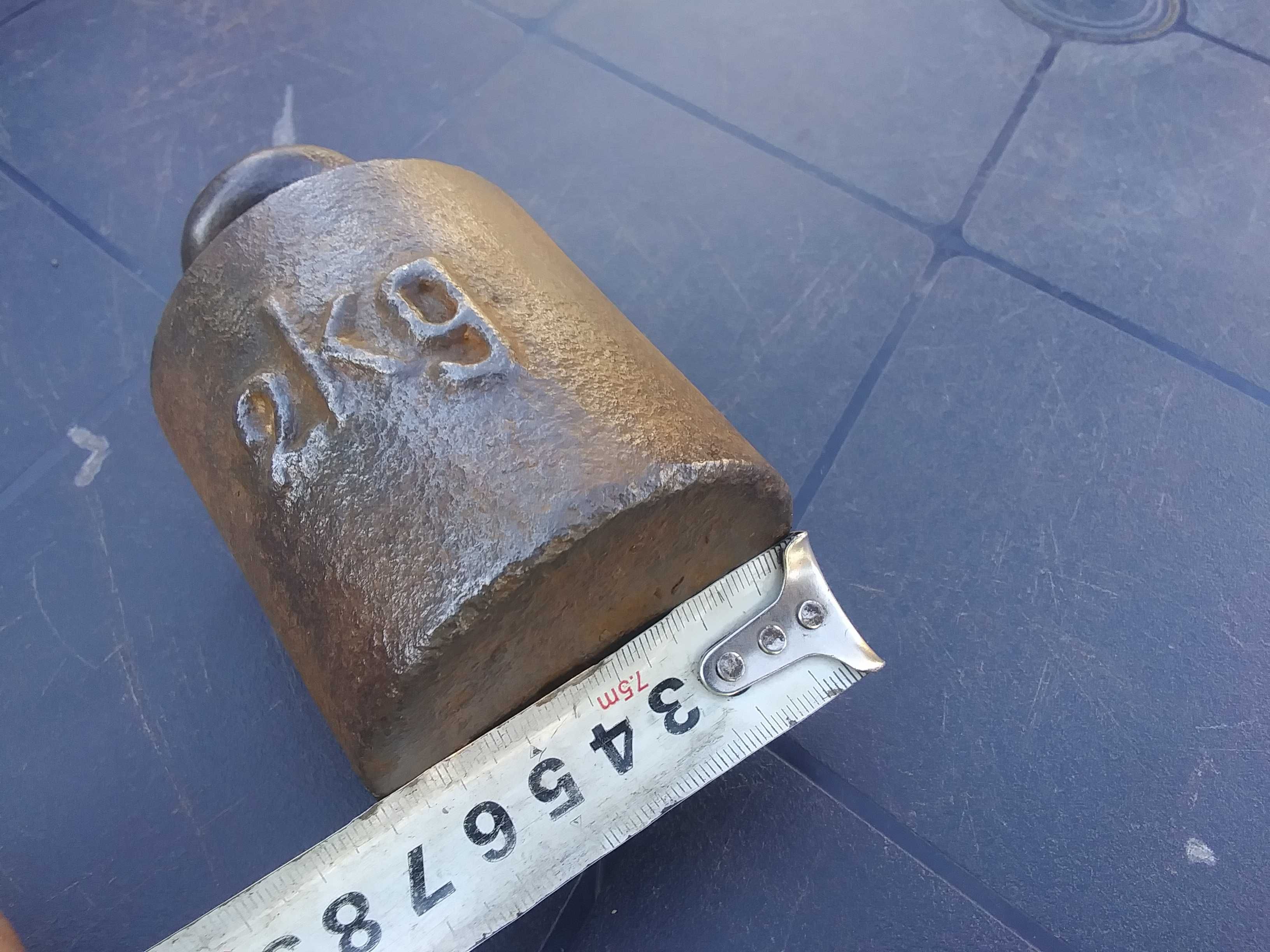 Stary odważnik do wagi 2kg kilogramy ciężarek PRL waga szalkowa 2000gr