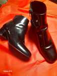 Botas em verniz no.38, da Sapataria Aldo